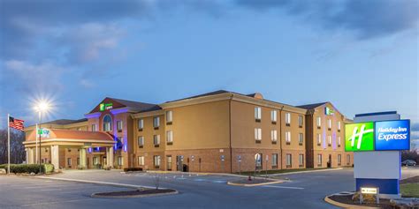 holiday inn charles town.